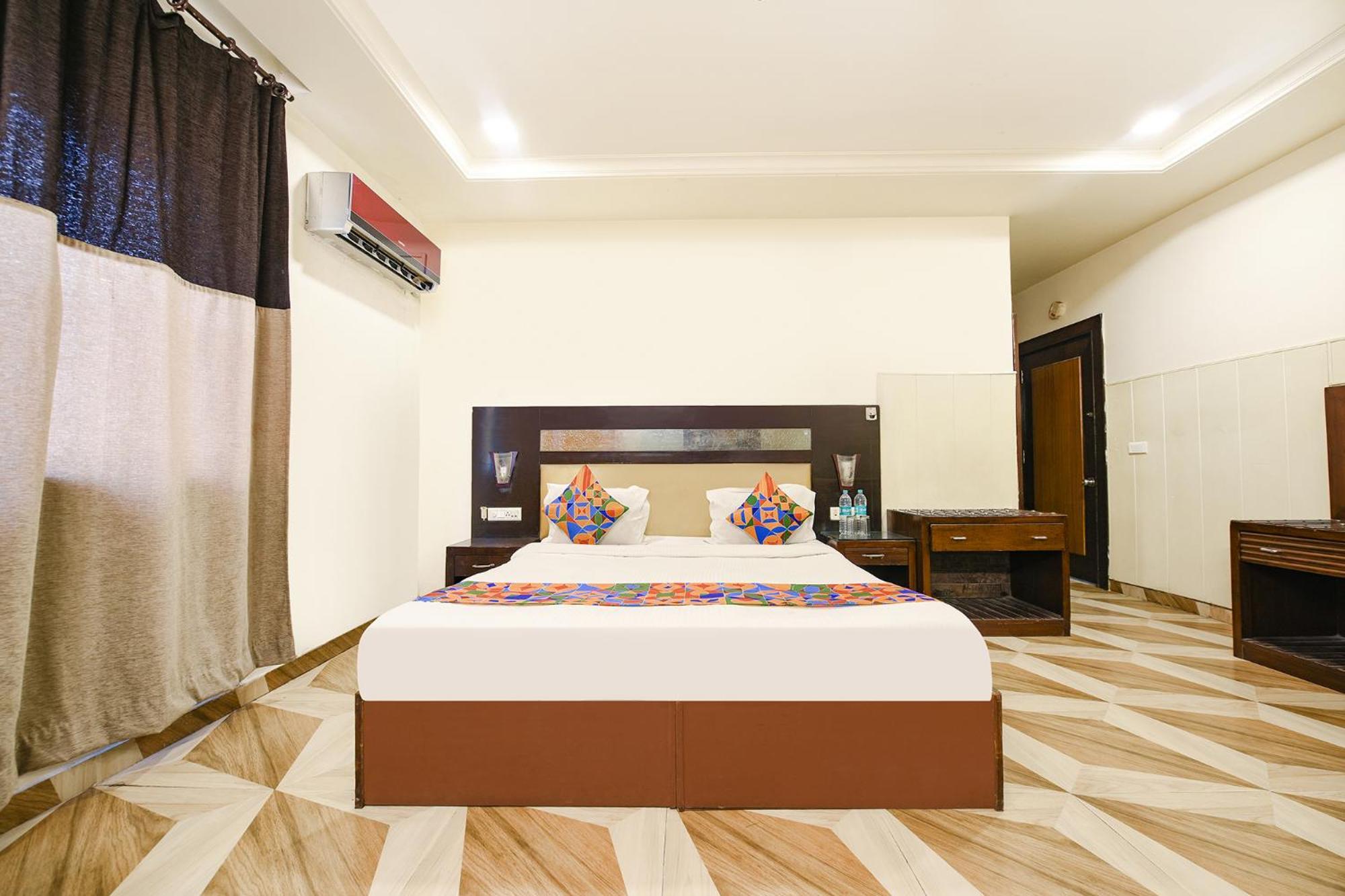 Fabhotel Grand Boutique New Delhi Buitenkant foto